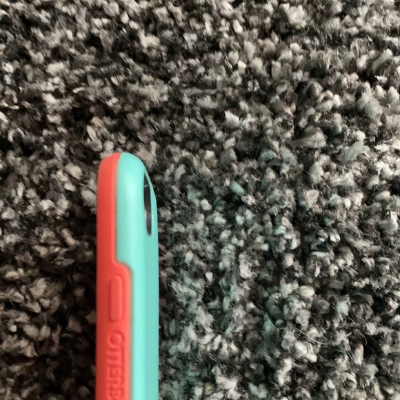 Otterbox phone case - Picture 3 of 4